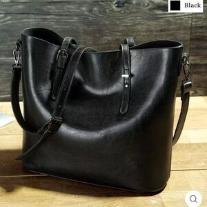 Pleather bag in black